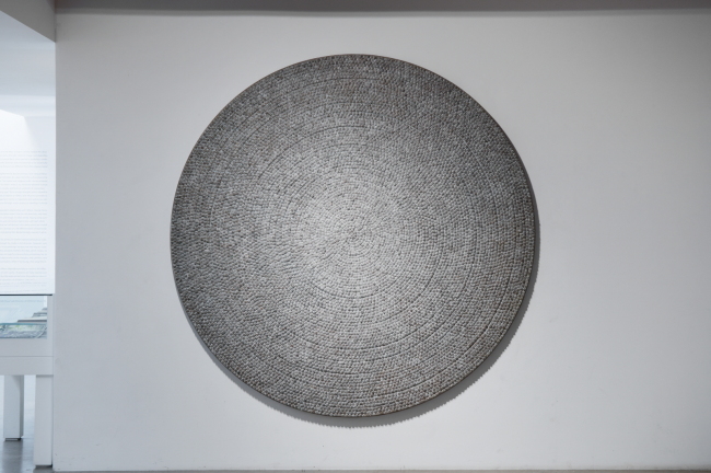 이진용, Type, 2017, Mixed media, 200(d)cm [사진제공=학고재갤러리]