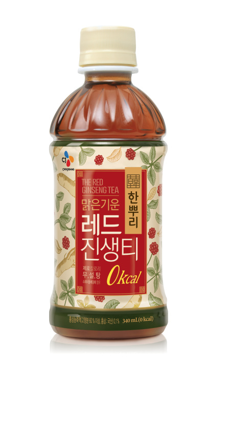 [사진=CJ제일제당이 홍삼농축액을 함유한 ‘한뿌리 레드진생티’ 를 선보였다.]