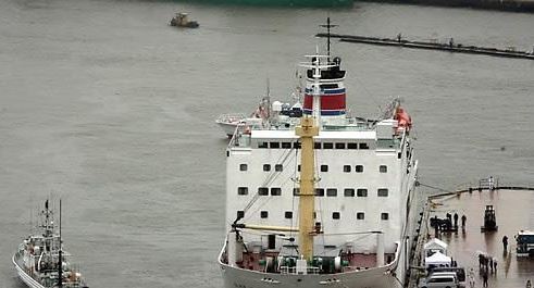 This undated Yonhap file photo shows the North Korean ferry Mangyongbong anchored at the Japanese port of Niigata. (Yonhap)