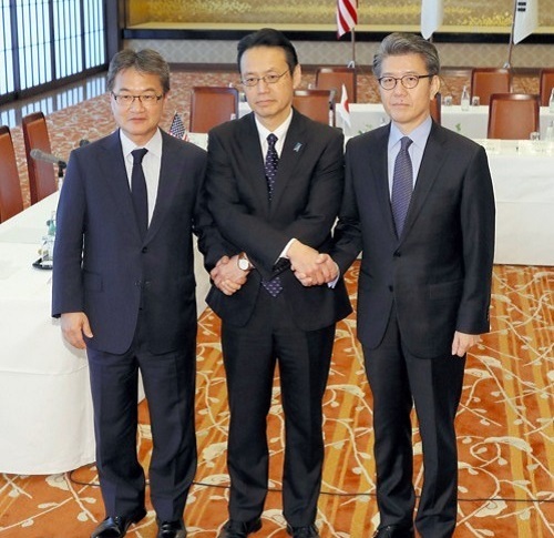(From left to right) Joseph Yun, Kenji Kanasugi and Kim Hong-kyun. (Yonhap)