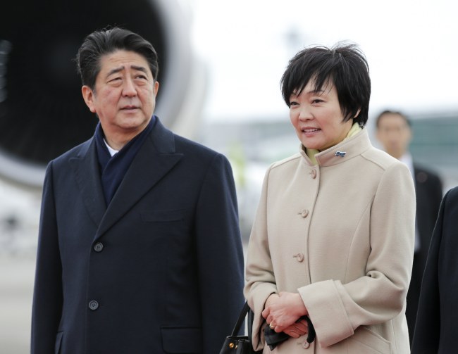 아베 신조 일본 총리와 부인 아키에 여사. [사진=AP연합]