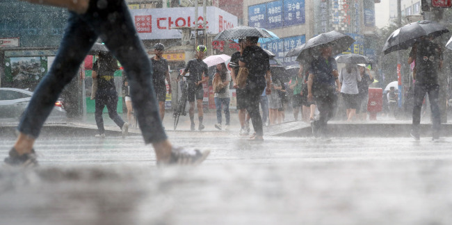 장마기간인데 더 습하고 더워…‘소낙성 장마’때문