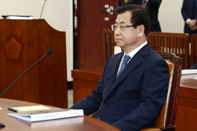서훈 국가정보원장이 11일 국회에서 열린 정보위원회 전체회의에 참석해 정보위원들의 질의에 답하고 있다.[사진제공=연합뉴스]
서훈 국가정보원장이 11일 국회에서 열린 정보위원회 전체회의에 참석해 정보위원들의 질의에 답하고 있다.[사진제공=연합뉴스]