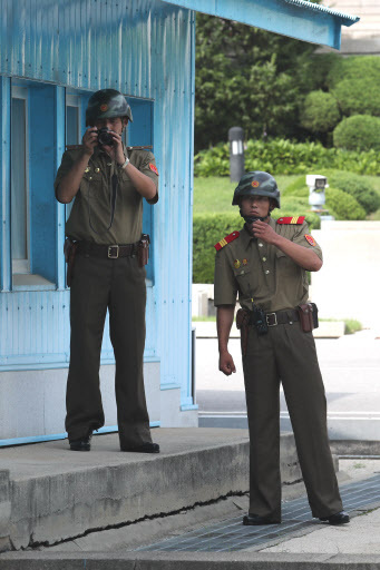 송영무 국방, 취임후 처음 찾은 곳…판문점 JSA