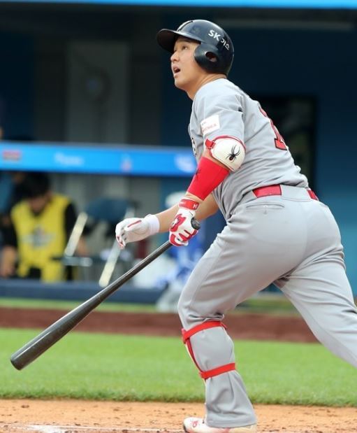 Choi Jeong of the SK Wyverns watches his two-run home run in the third inning of the annual Korea Baseball Organization All-Star Game at Daegu Samsung Lions Park in Daegu on July 15, 2017. (Yonhap)