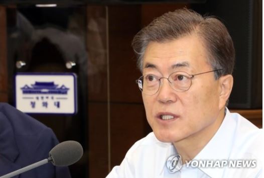 This photo, taken on July 13, 2017, shows President Moon Jae-in speaking during a meeting with his senior secretaries at the presidential office Cheong Wa Dae in Seoul. (Yonhap)