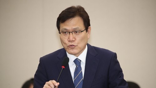 Top financial regulator nominee Choi Jong-ku speaks during a parliamentary hearing on July 17, 2017. (Yonhap)
