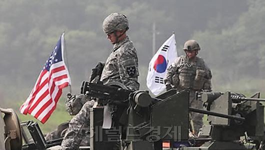 국정기획자문위원회가 19일 국정운영 5개년 계획 보고대회를 앞두고 전시작전통제권(전작권) 전환 시기를 ‘현 정부 임기 내’에서 ‘조속히 전환’으로 수정했다. [사진=헤럴드경제DB]