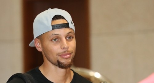 NBA star Stephen Curry arrives in Korea - The Korea Herald