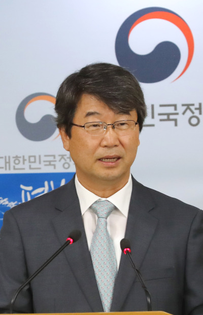 김지형 신고리 5ㆍ6호기 공론화위원장 ［사진제공=연합뉴스］
