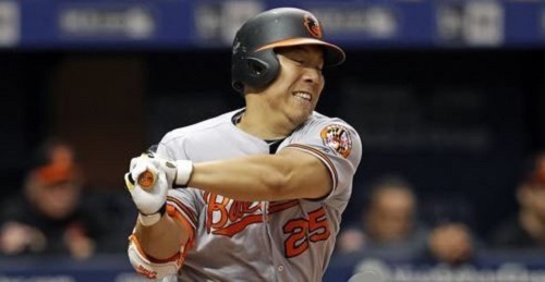 In this Associated Press taken on July 25, 2017, South Korean outfielder Kim Hyun-soo, then of the Baltimore Orioles, strikes out against the Tampa Bay Rays in the teams' Major League Baseball game at Tropicana Field in St. Petersburg, Florida. Kim was traded to the Philadelphia Phillies on July 28, 2017. (Yonhap)