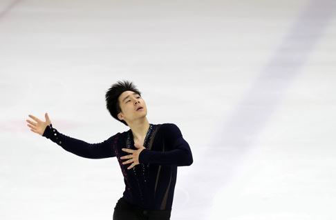 South Korean figure skater Lee June-hyoung performs his free skate at the Figure Skating Korea Challenge at Mokdong Ice Rink in Seoul on July 30, 2017. (Yonhap)