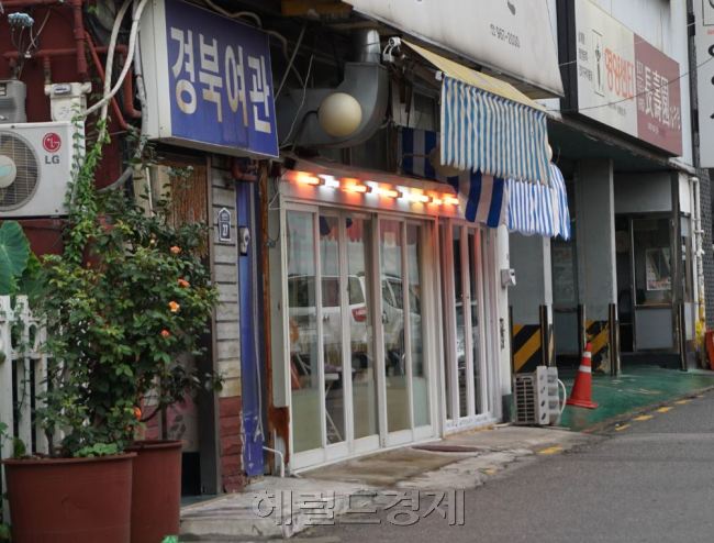 ‘청량리588’ 일대에서 아직 영업을 하고 있는 성매매 업소.  박로명 기자/dodo@