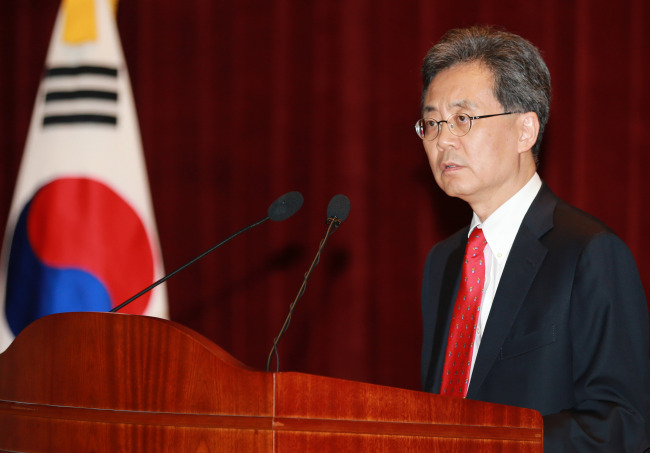 김현종 산업통상자원부 통상교섭본부장이 4일 정부세종청사에서 열린 취임식에서 취임사를 하고 있다. ［사진제공=산업통상자원부］