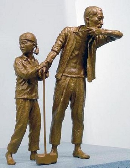 This photo, released by a South Korean civic group on Aug. 3, 2017, shows a statue representing Korean victims of forced labor under Japan's colonial rule. (Yonhap)