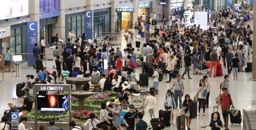 This file photo shows the arrival area at Incheon International Airport, South Korea's main gateway to the world. (Yonhap)
