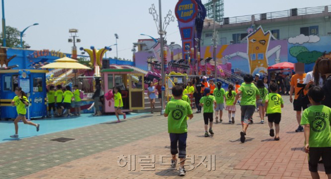 태권도학원에서는 태권도교습 이외에도 줄넘기, 인성교육, 학교체육, 체험학습 등 다양한 프로그램을 운영하고 있다. [사진=신동윤 기자/realbighead@heraldcorp.com]