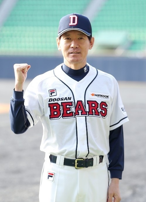 In this file photo taken on Jan. 10, 2017, Lee Kang-chul, manager of the Doosan Bears' minor league affiliate, poses for a picture at Jamsil Stadium in Seoul. Lee was named a pitching coach for the South Korean national team on Aug. 10, 2017. (Yonhap)