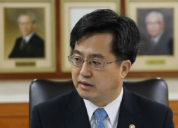 Finance Minister Kim Dong-yeon (Yonhap)