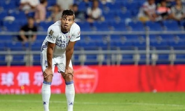 In this file photo taken on Aug. 2, 2017, Suwon Samsung Bluewings striker Johnathan reacts after he failed to score a goal during the K League Classic match against Ulsan Hyundai FC in Ulsan. (Yonhap)