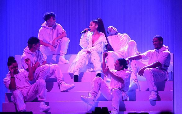 Ariana Grande (Hyundai Card)
　