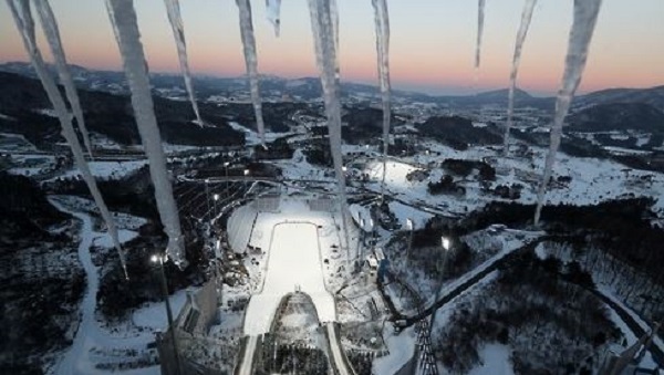 This file photo shows the Alpensia ski jump tower under the sunset in PyeongChang, Gangwon Province, the venue for 2018 Winter Olympics. (Yonhap)