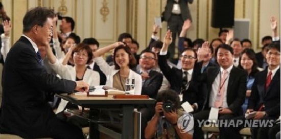 President Moon Jae-in attends a press conference at the presidential office Cheong Wa Dae in Seoul on Aug. 17, 2017. (Yonhap)