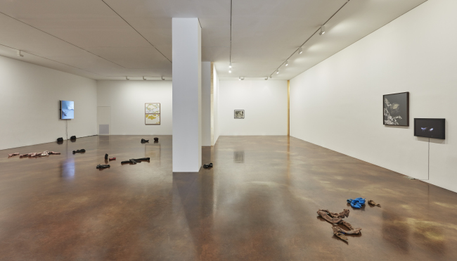 Installation view of ”Gridded Currents“ at Kukje Gallery, Seoul (Keith Park/ Kukje Gallery)
　