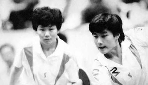 South Korean table tennis player Hyun Jung-hwa (R) and Li Bun-hui from North Korea playing double matches under a unified team at the 1991 World Table Tennis Championships. (Yonhap)