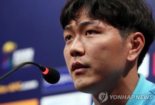 South Korea's national football team captain Kim Young-gwon speaks during a press conference at the National Football Center in Paju, north of Seoul, on Aug. 30, 2017, one day ahead of the 2018 FIFA World Cup Asian qualifiers between South Korea and Iran in Seoul. (Yonhap)