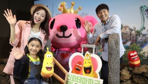 Models pose for a photo at a press conference held by Landing Jeju Development Co. in Seoul on Aug. 30, 2017. Landing Jeju Development Co. said Jeju Shinhwa World's theme park will open on Sept. 30. (Yonhap)