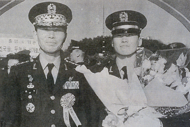 1st Lt. Kim Hun(right) and his father. Yonhap