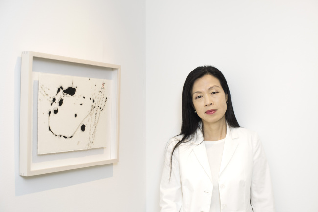 　유럽에서 먼저 ‘포스트 단색화가’로 조명받고 있는 김민정 작가 [사진제공=갤러리현대]
