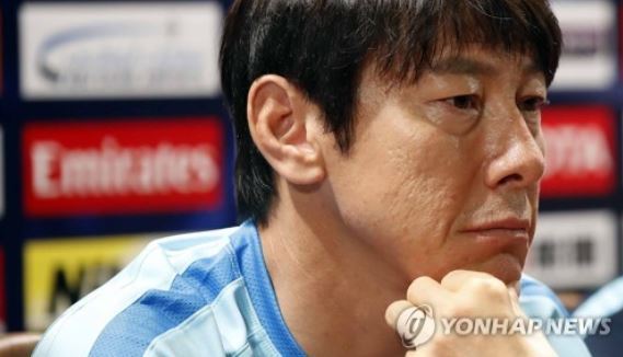 South Korea's national football team coach Shin Tae-yong listens to questions during a press conference at Bunyodkor Stadium in Tashkent on Sept. 4, 2017, one day ahead of the 2018 FIFA World Cup qualifying match between South Korea and Uzbekistan. (Yonhap)