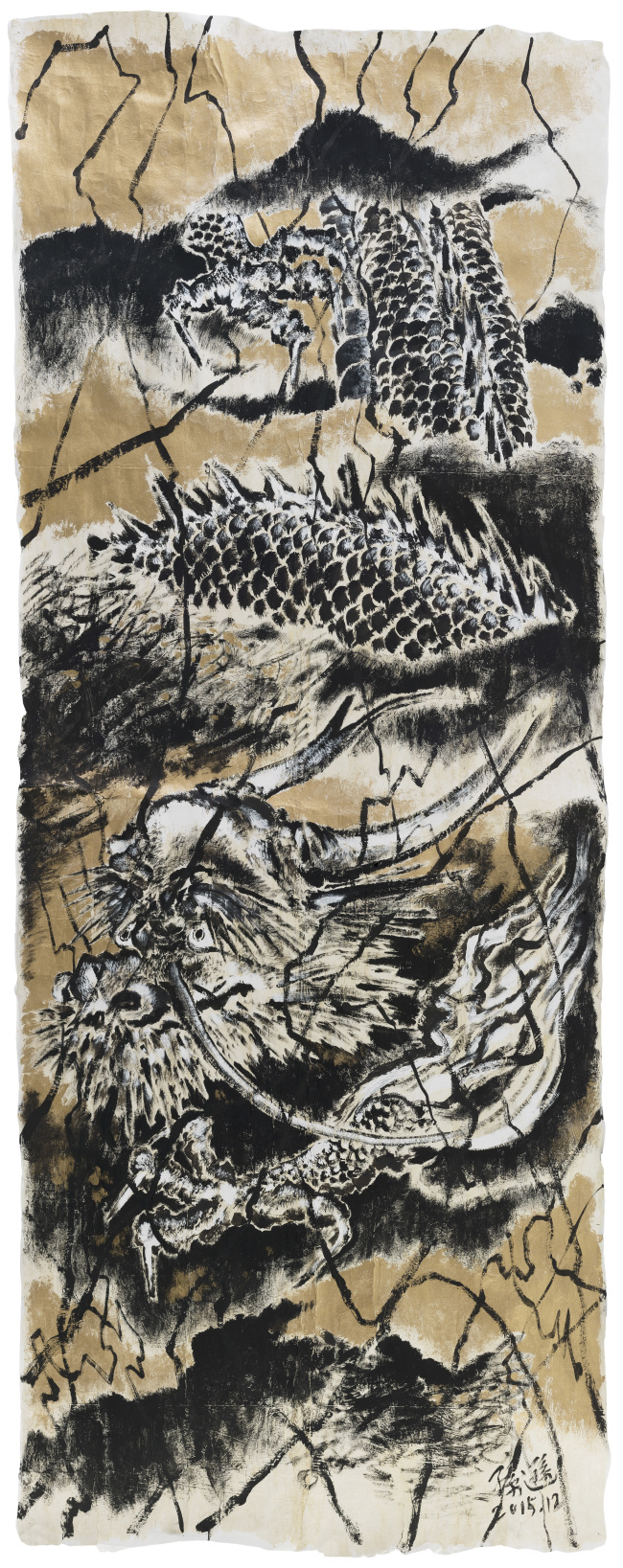 Dragon, 2015, Handmade Bark paper, gold powder, mineral powder, ink, gum arabis, 310×127cm, 2016 [사진제공=아라리오갤러리]