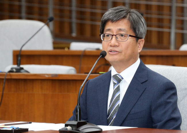 Supreme Court Chief nominee Kim Meong-su attends a parliamentary confirmation hearing at the National Assembly on Sept. 12, 2017. (Yonhap)