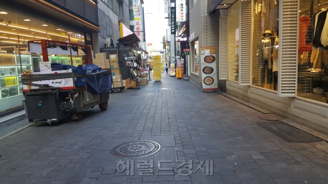 텅빈 명동 골목 [사진=정세희 기자/say@heraldcorp.com]