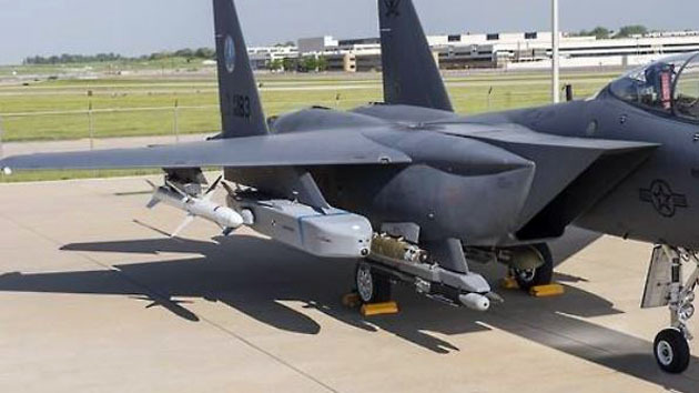 A Taurus air-to-surface cruise missile is fitted on a fighter jet in this file photo. (Yonhap)