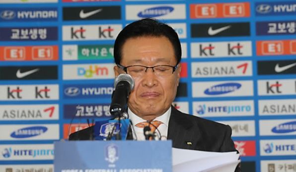 In this file photo taken Nov. 1, 2012, then Korea Football Association President Cho Chung-yun speaks at a press conference at KFA House in Seoul. (Yonhap)