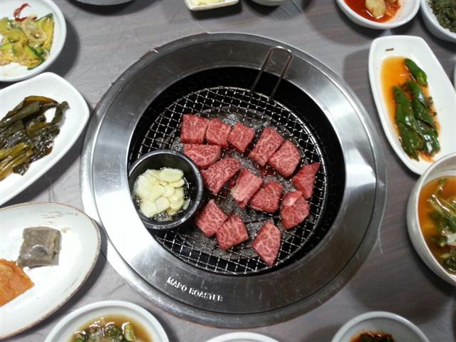 메밀전병(위), 대관령한우