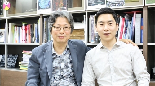 고규영 단장(왼쪽)과 김재령 연구원(사진=연합뉴스)