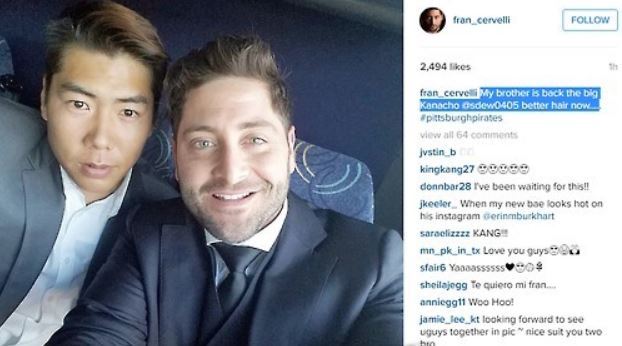 Pittsburgh Pirates' catcher Francisco Cervelli (R) poses with his South Korean teammate Kang Jung-ho in this Instagram photo captured on May 6, 2016. (Yonhap)