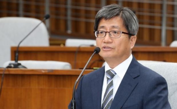 This photo, taken Sept. 12, 2017, shows Supreme Court Chief Justice nominee Kim Meong-su speaking during a parliamentary confirmation hearing at the National Assembly in Seoul. (Yonhap)