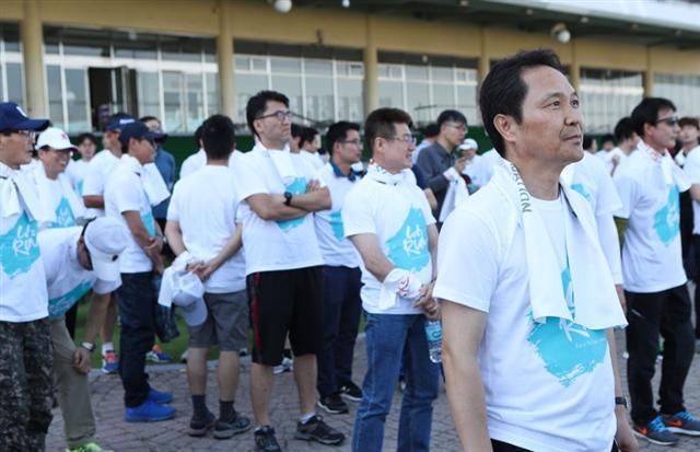 이양호 한국마사회장이 마사회 제68주년 창립기념일(29일)을 즈음해 ‘말사랑 나눔주간’에 맞춰 21일 열린 기부 달리기 이벤트에 참가하고 있다.  [제공=렛츠런파크]