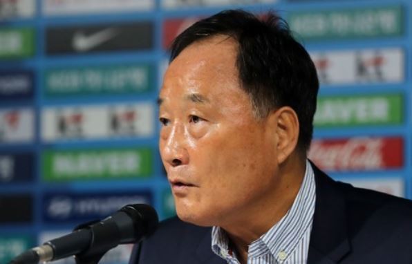Kim Ho-gon, who leads the Korea Football Association technical committee, speaks at a press conference at the KFA House in Seoul on Sept. 26, 2017. (Yonhap)
