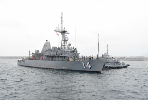 The USS Chief (MCM-14), an Avenger-class mine countermeasures ship of the US Navy, arrives at the Jeju Naval Base on Sept. 26, 2017, in this photo provided by South Korea's Navy and U.S. Naval Forces Korea. (Yonhap)