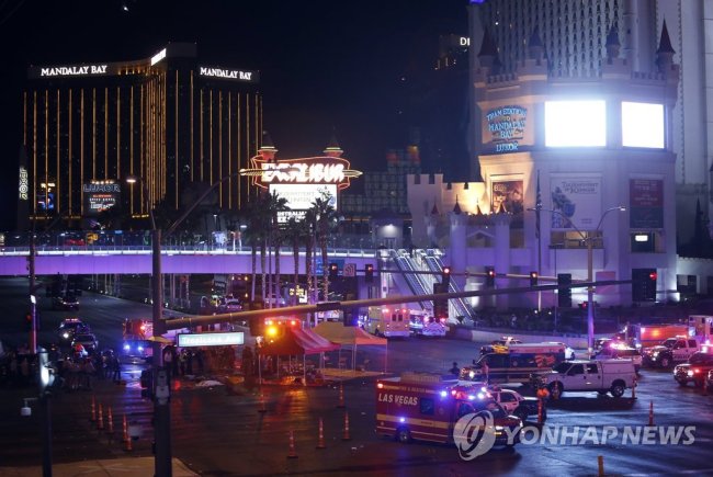 <사진>미국 라스베이거스 총격 사건 현장 [AP=연합뉴스]　
