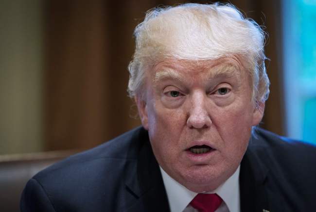 US President Donald Trump speaks during a meeting with senior military leaders in the Cabinet Room of the White House on October 5, 2017 in Washington, DC. (AFP-Yonhap)