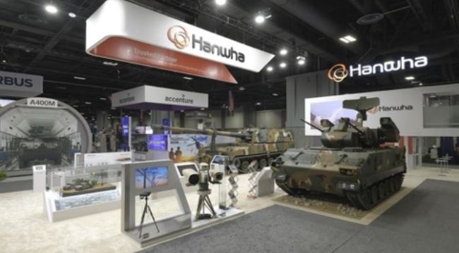Hanwha Group's defense goods are on display at the AUSA 2017 Annual Meeting & Exposition in Washington D.C. in this photo provided by Hanwha Group. (Yonhap)