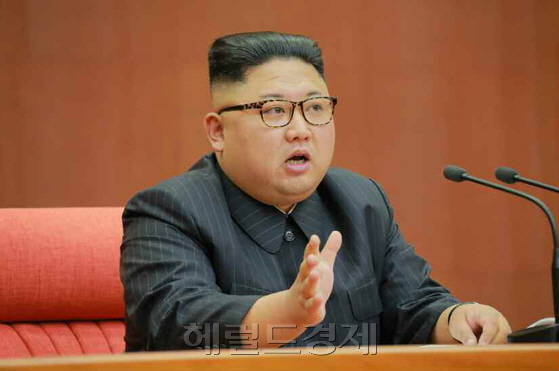 지난 7일 북한 노동당 중앙위원회 제7기 제2차 전원회의에 참석한 김정은 국무위원장. [사진=헤럴드경제DB]